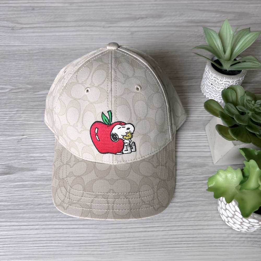 COACH peanuts snoopy signature hat NWT - Picture 2 of 14